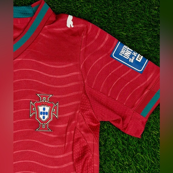 🇵🇹NEW PORTUGAL HOME WORLD CUP RONALDO KIDS SET! 🇵🇹 - Picture 2 of 5